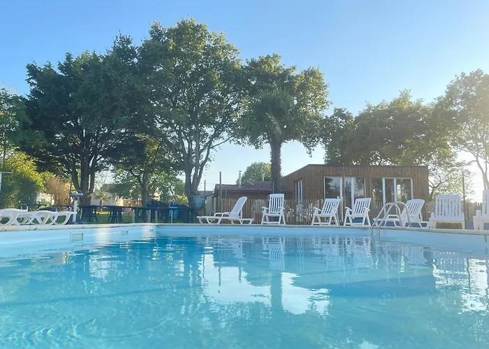 Kemp Grand Fay A 10 Min Des Plages